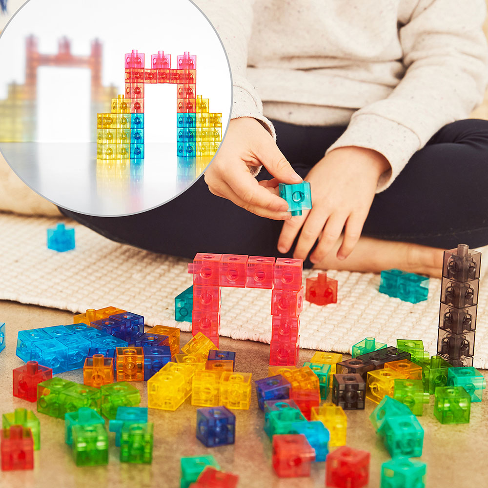 Edx Education – Translucent Linking Cubes – Product Lifestyle Image