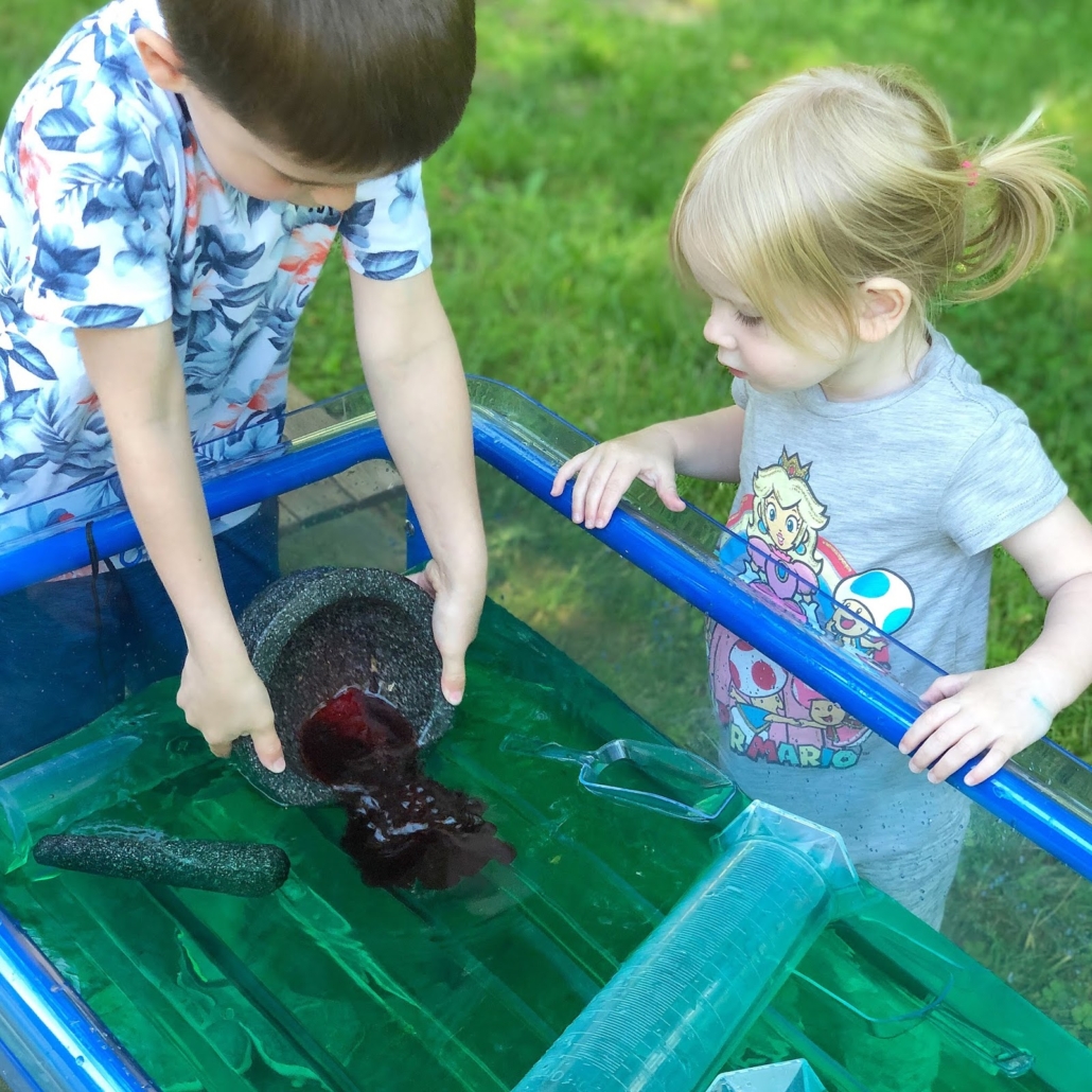Find the Little Mind: Simple Colored Water Table Activity
