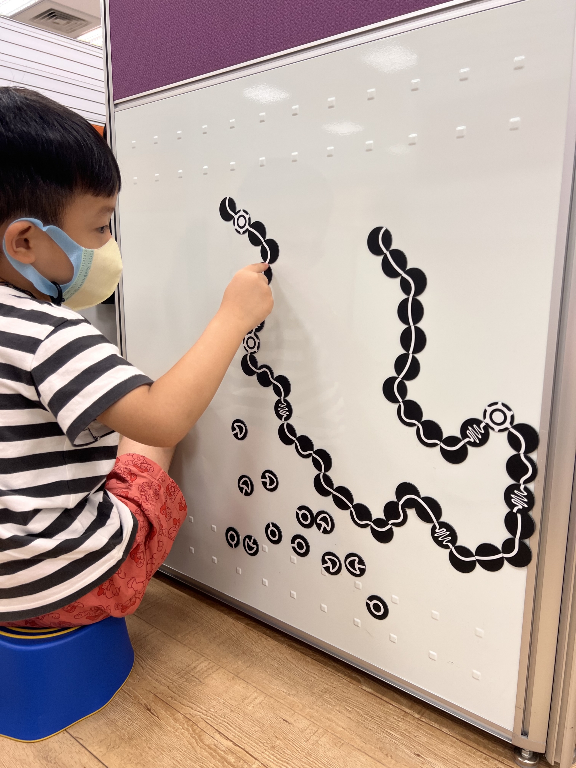 Edx Education Abstract Magnetic Puzzles EDX23090C Edx Education Abstract Magnetic Puzzles EDX23090C